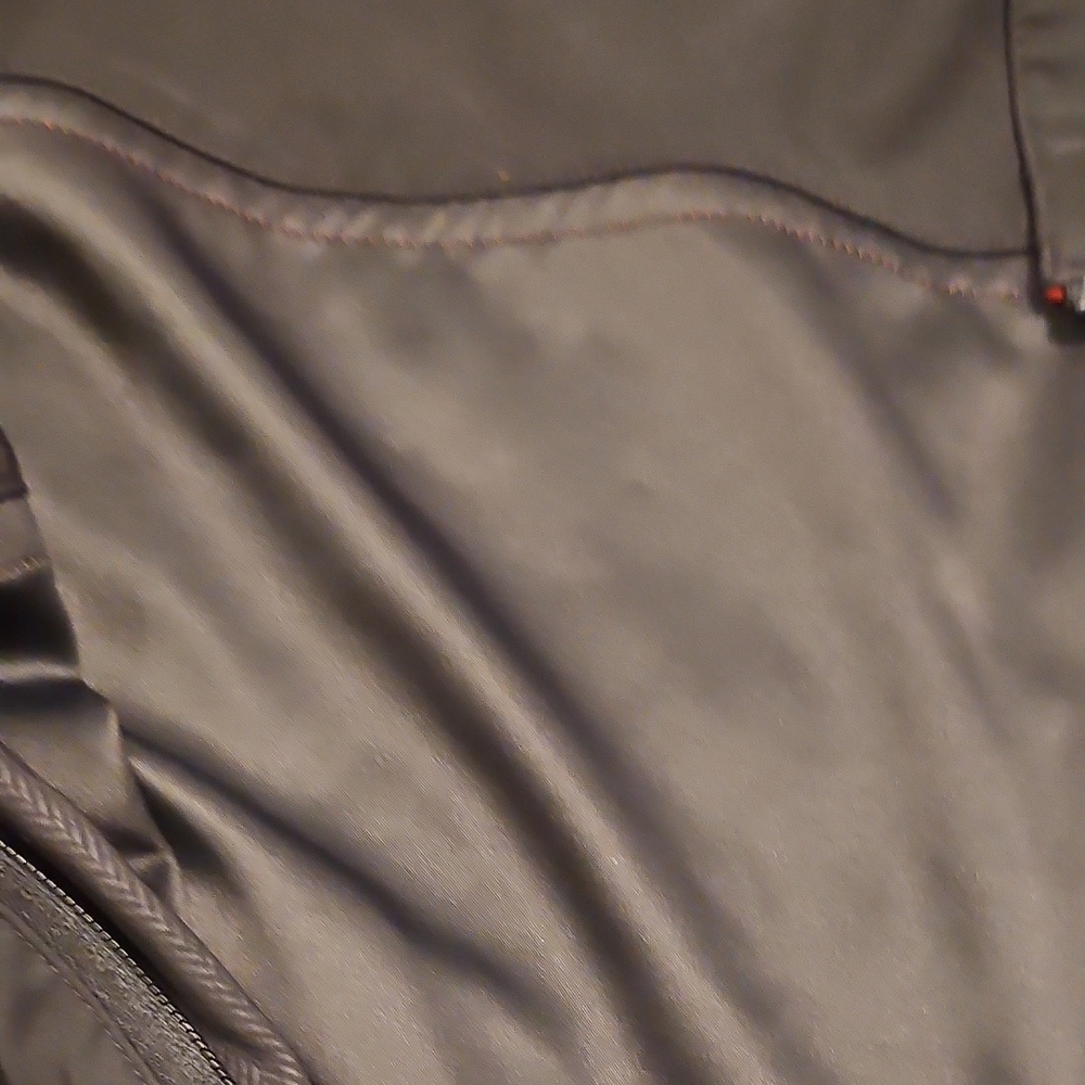 Under Armour University Of Cincinnati Bearcats Black and Red Zip Up Jacket - Picture 6 of 6